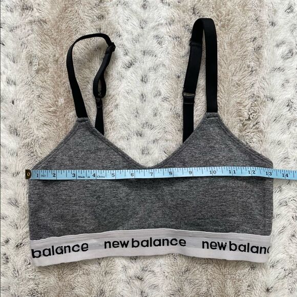 [m] New Balance Classic Logo Heathered Grey Padded Medium Support Sports Bra - Picture 8 of 13